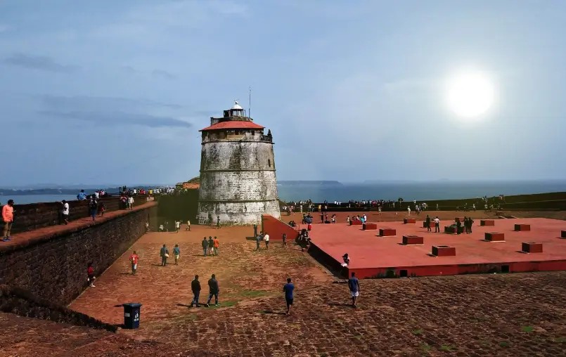 Fort Aguada Lighthouse and Walls - Historic Portuguese fort in Goa